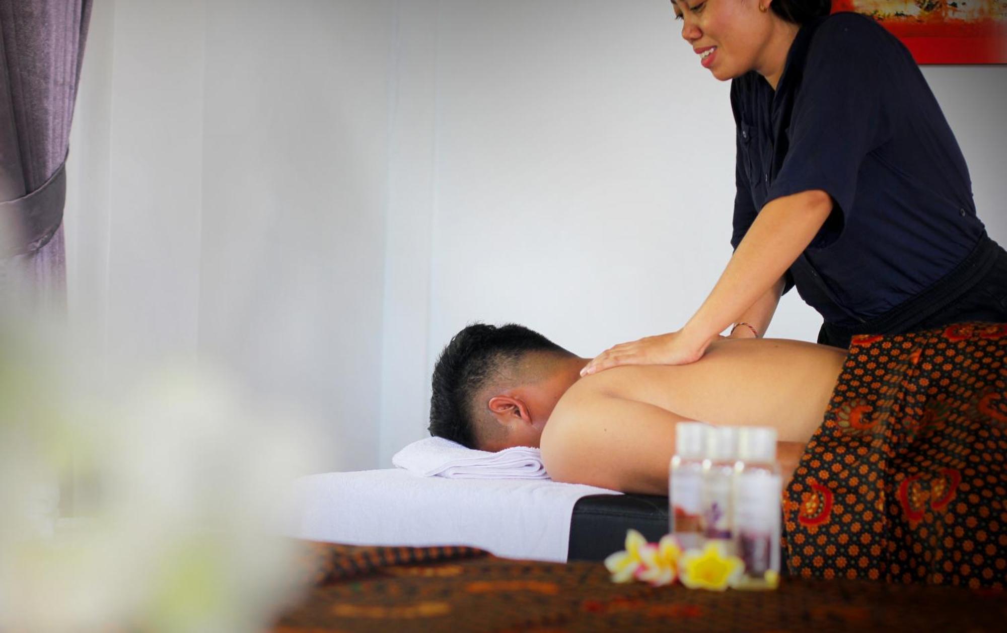 Rostika Hotel Sekumpul Buleleng  ภายนอก รูปภาพ