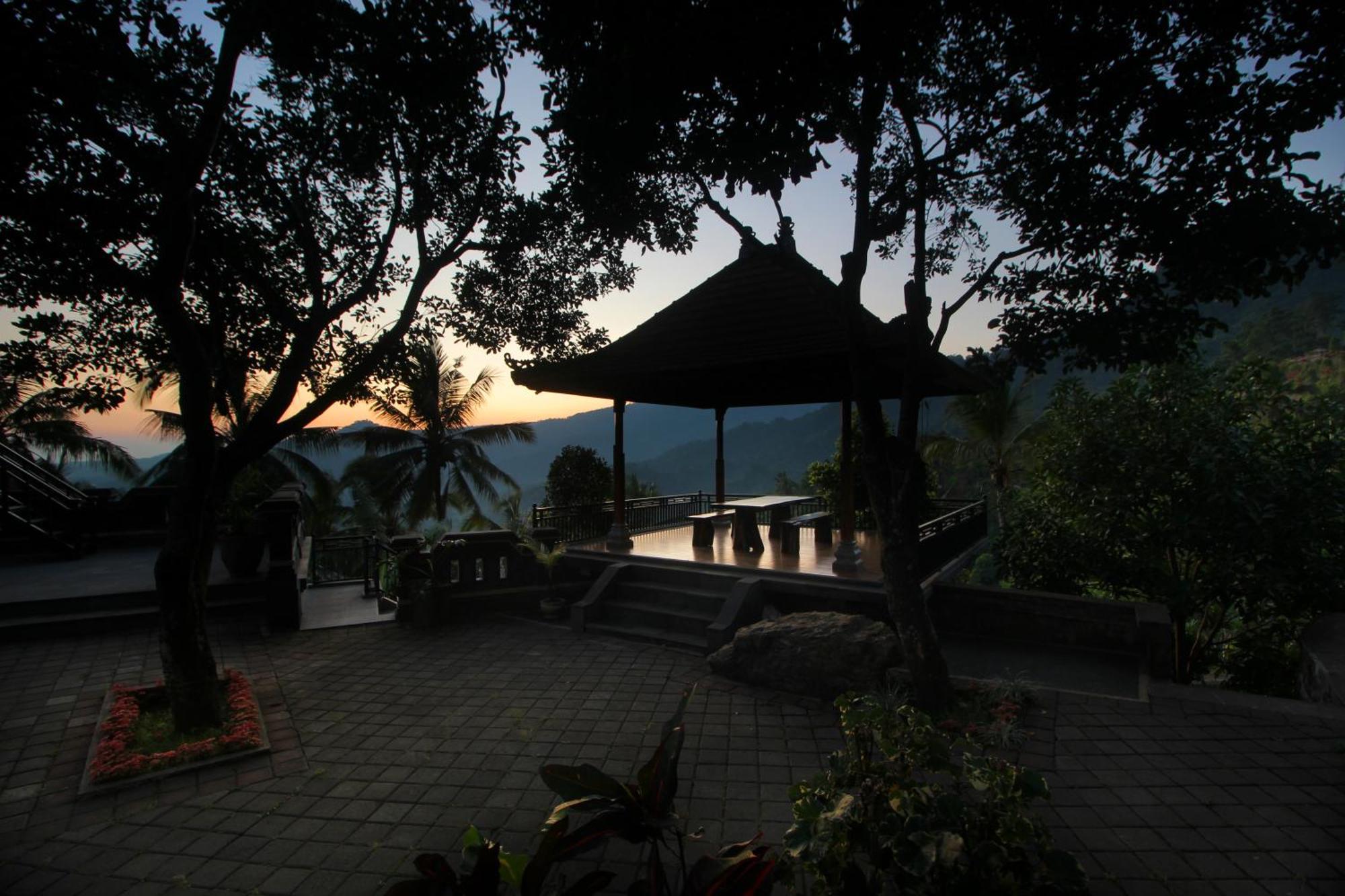 Rostika Hotel Sekumpul Buleleng  ภายนอก รูปภาพ